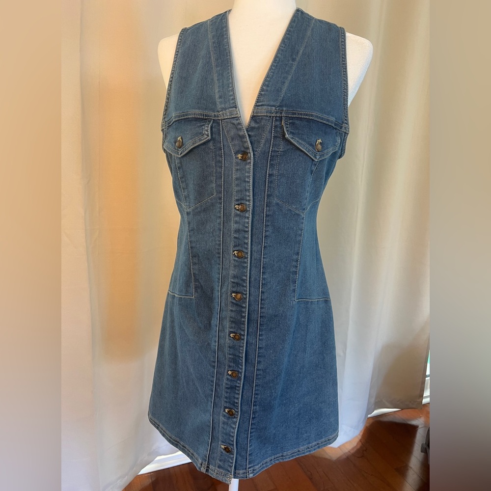 Free People denim dress… SO CUTE! Size 8